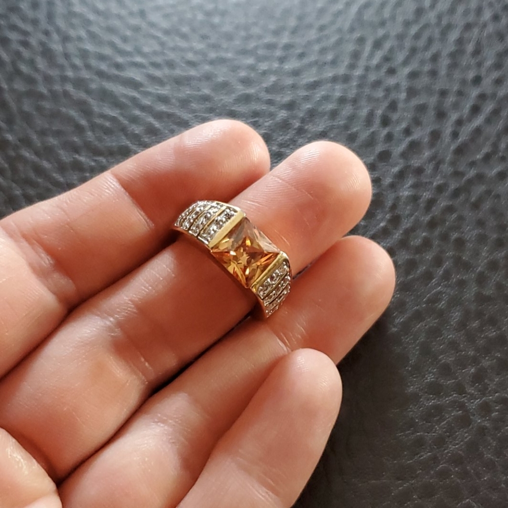 Women’s Gold-Tone Ring with Amber Center Stone and Clear Accents